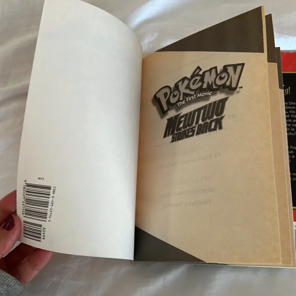 Pokémon Novel Books - Picture 8 of 11